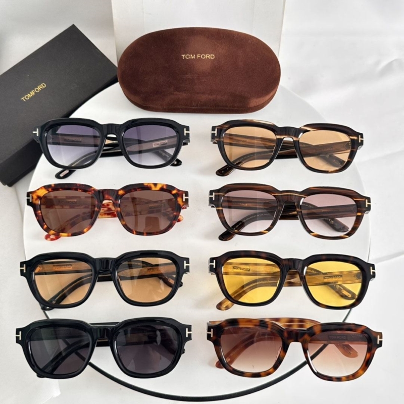 TOM FORD